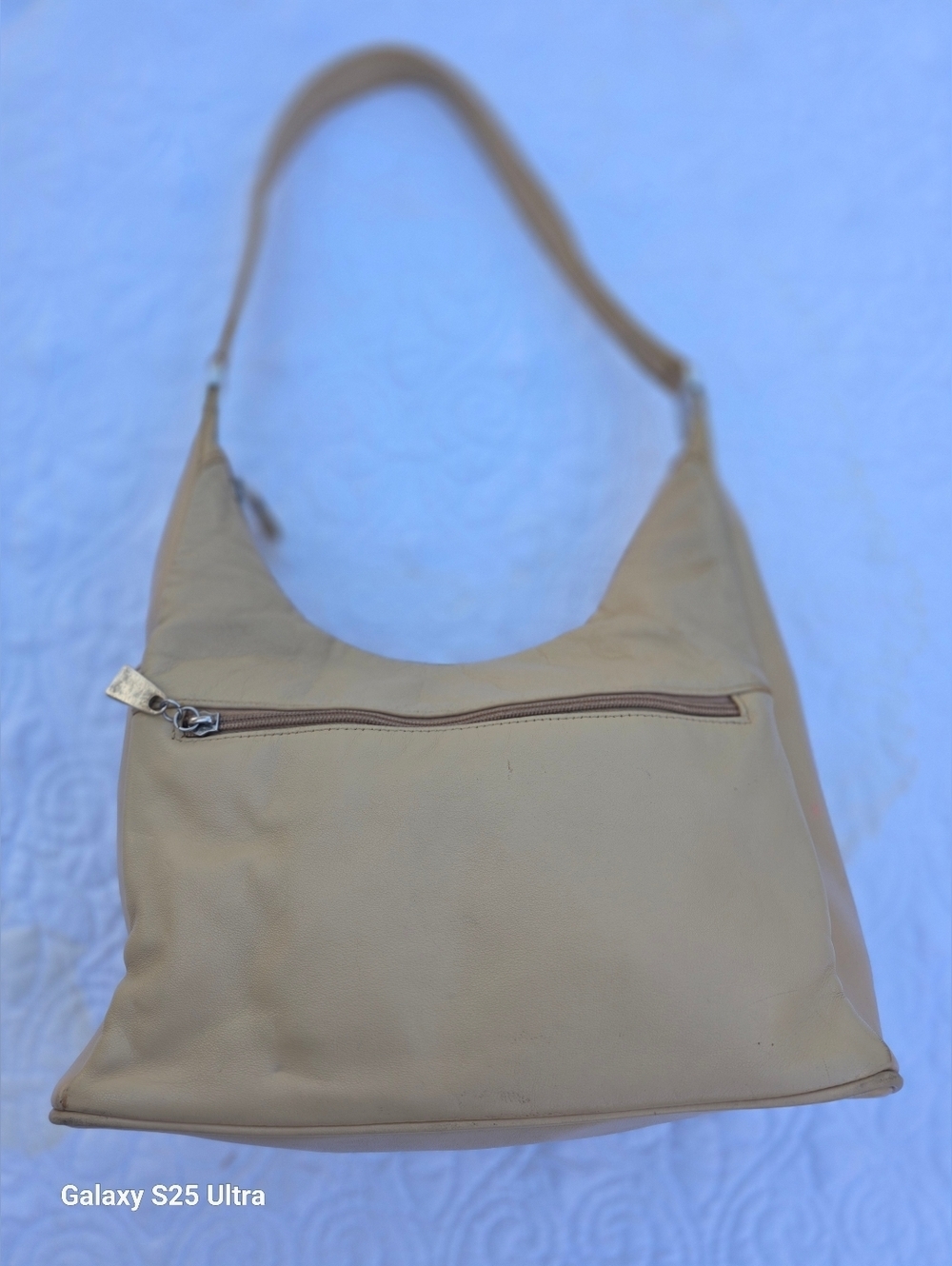 Aurielle Vintage 90s Beige Slouchy Leather Hobo Bag - Picture 6 of 17